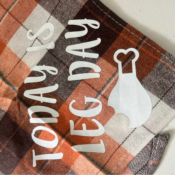 New Christmas Dog Scarf,Lg dog scarf new original packaging Santa I can Explain! - Picture 7 of 7